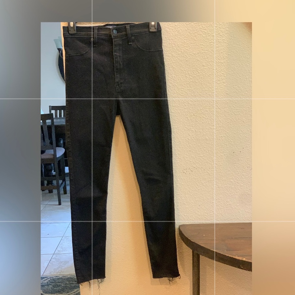 Black A&F bottoms
